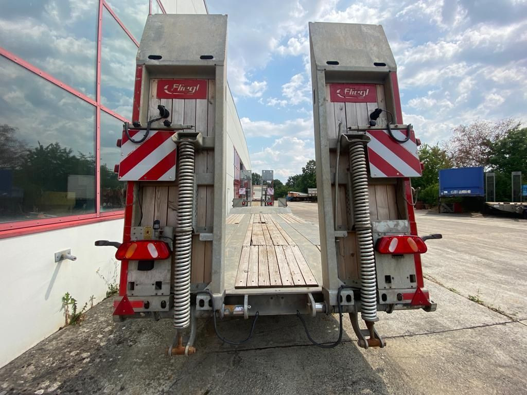 Fliegl 3 Achs Tiefladeranhänger - Podvalníkový přívěs: obrázek 5 Fliegl 3 Achs Tiefladeranhänger - Podvalníkový přívěs: obrázek 5