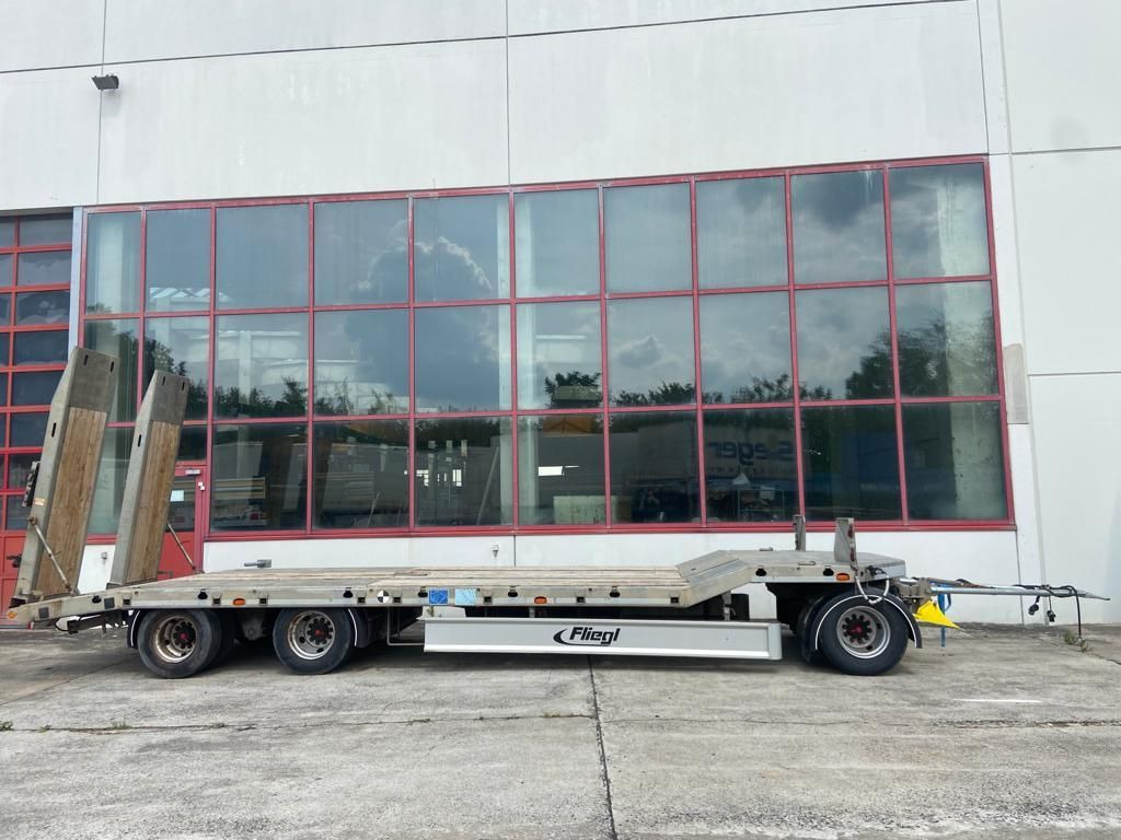 Fliegl DTS 300 3 Achs Tiefladeranhänger - Podvalníkový přívěs: obrázek 3 Fliegl DTS 300 3 Achs Tiefladeranhänger - Podvalníkový přívěs: obrázek 3