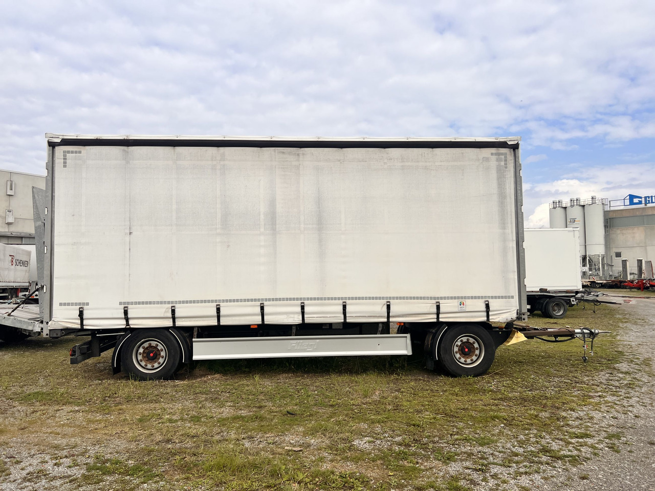 Fliegl ZPS180 2 Achs Jumbo- Planen, Mega, durchladbar - Plachtový přívěs: obrázek 1 Fliegl ZPS180 2 Achs Jumbo- Planen, Mega, durchladbar - Plachtový přívěs: obrázek 1