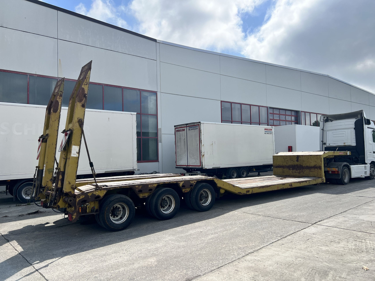 LANGENDORF SATBUE 30/38 3 Achs Tiefbett- Satteltieflader - Podvalníkový návěs: obrázek 2 LANGENDORF SATBUE 30/38 3 Achs Tiefbett- Satteltieflader - Podvalníkový návěs: obrázek 2