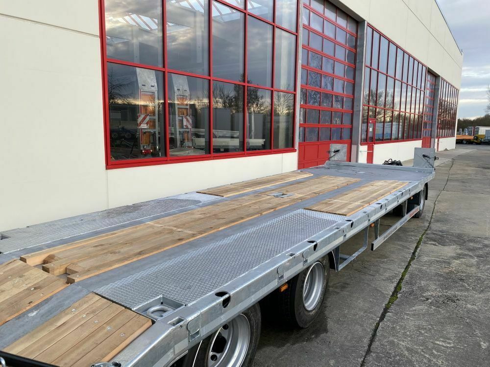 Möslein 3 Achs Tieflader mit gerader Ladefläche 8,10 m, - Podvalníkový přívěs: obrázek 4 Möslein 3 Achs Tieflader mit gerader Ladefläche 8,10 m, - Podvalníkový přívěs: obrázek 4
