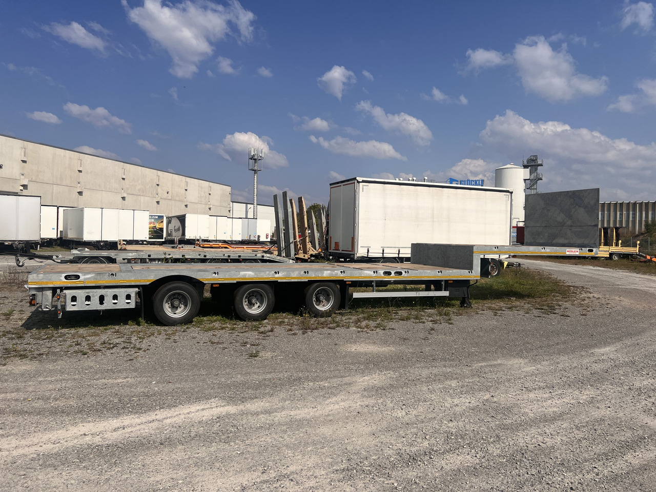 Möslein ST 3 Plato 8,7 3 Achs Satteltieflader Plato 45 t GGfür Fertigteile, Baumaschinen - Podvalníkový návěs: obrázek 4 Möslein ST 3 Plato 8,7 3 Achs Satteltieflader Plato 45 t GGfür Fertigteile, Baumaschinen - Podvalníkový návěs: obrázek 4