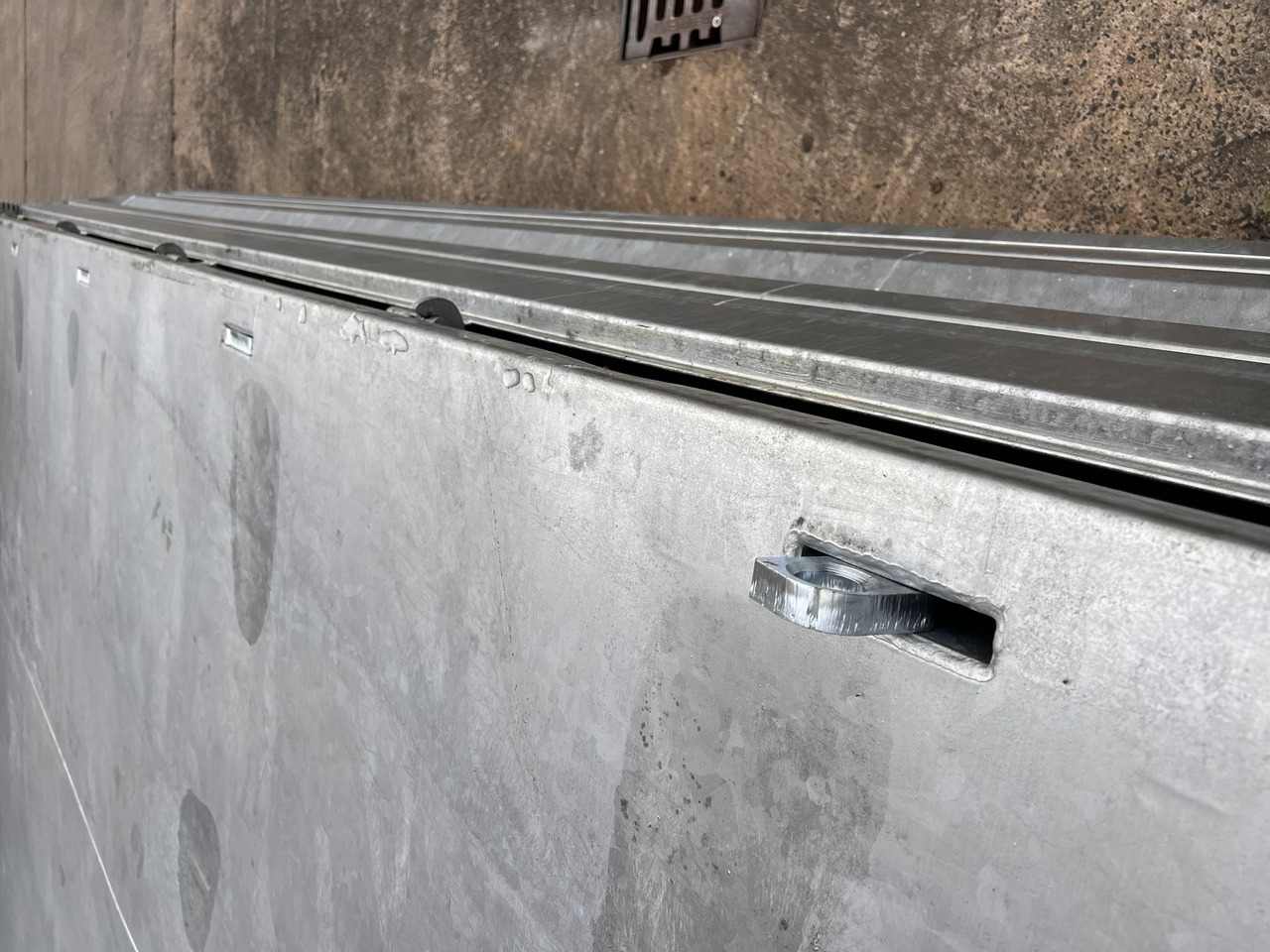 Möslein TTD 19 AB 19 t Tandem 3 Seiten Kipper TiefladerAufsatzbordwänden-- Neufahrzeug -- - Sklápěcí přívěs: obrázek 3 Möslein TTD 19 AB 19 t Tandem 3 Seiten Kipper TiefladerAufsatzbordwänden-- Neufahrzeug -- - Sklápěcí přívěs: obrázek 3