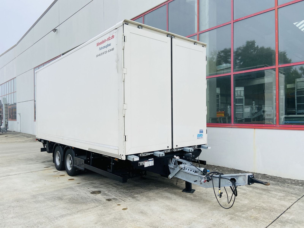 Möslein Tandem Koffer, Ladebordwand 1,5 t + Durchladbar - Skříňový přívěs: obrázek 1 Möslein Tandem Koffer, Ladebordwand 1,5 t + Durchladbar - Skříňový přívěs: obrázek 1