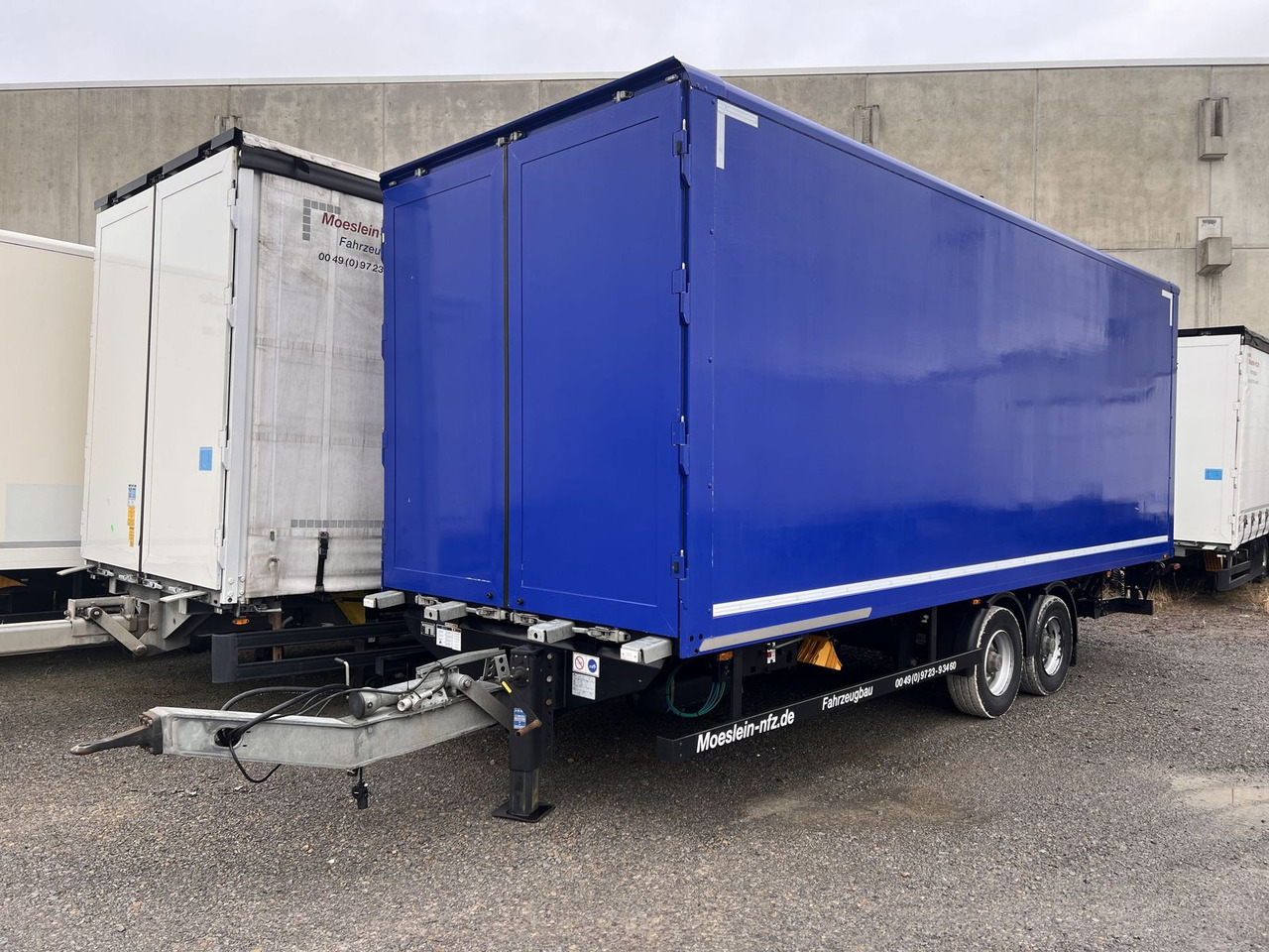 Möslein Tandem Koffer, Ladebordwand + Durchladbar, Weni - Skříňový přívěs: obrázek 2 Möslein Tandem Koffer, Ladebordwand + Durchladbar, Weni - Skříňový přívěs: obrázek 2