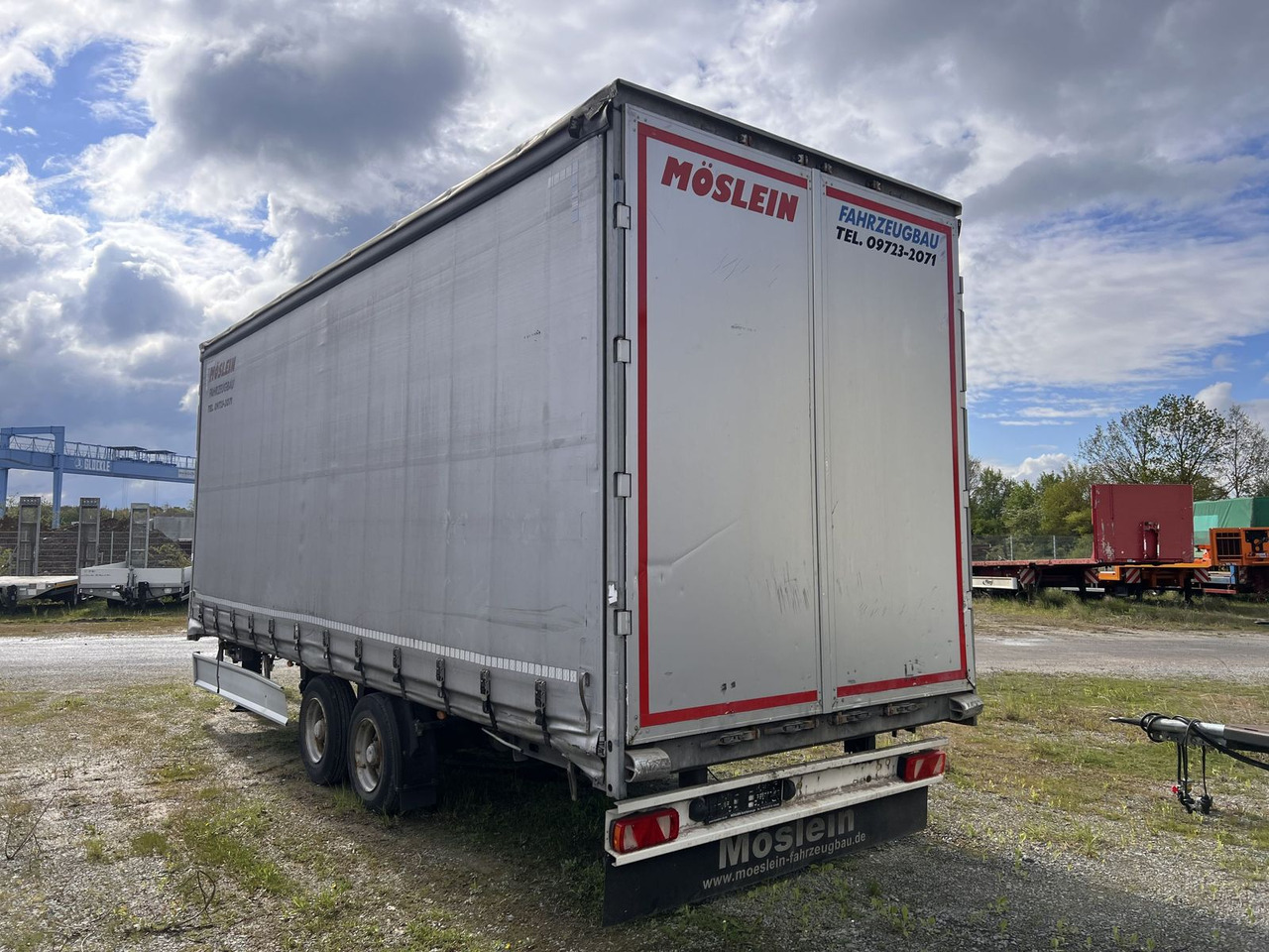 Möslein Tandem- Planenanhänger Durchladen - Plachtový přívěs: obrázek 5 Möslein Tandem- Planenanhänger Durchladen - Plachtový přívěs: obrázek 5