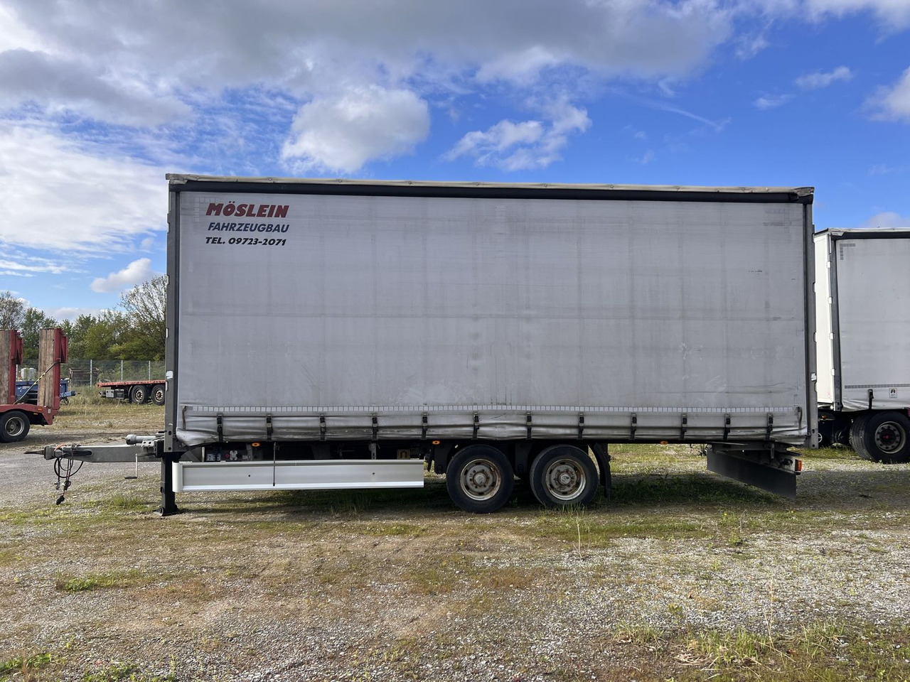 Möslein Tandem- Planenanhänger Durchladen - Plachtový přívěs: obrázek 1 Möslein Tandem- Planenanhänger Durchladen - Plachtový přívěs: obrázek 1