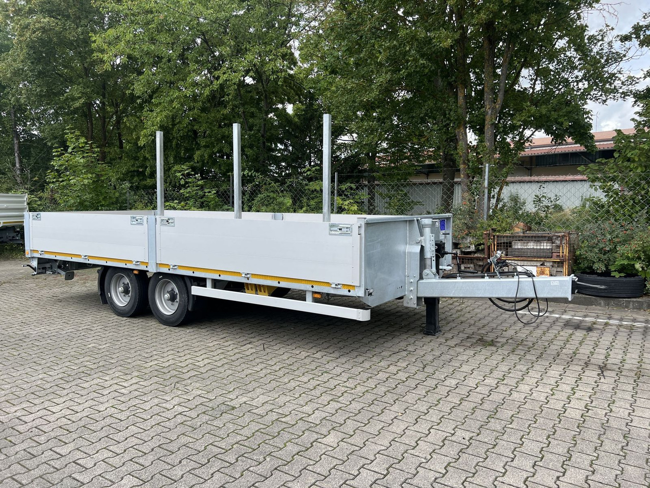 Möslein Tandem- Pritschenanhänger- Tieflader - Podvalníkový přívěs: obrázek 1 Möslein Tandem- Pritschenanhänger- Tieflader - Podvalníkový přívěs: obrázek 1