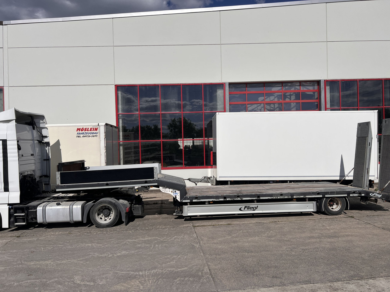 Müller Mitteltal T  1 Achs Satteltieflader - Podvalníkový návěs: obrázek 1 Müller Mitteltal T  1 Achs Satteltieflader - Podvalníkový návěs: obrázek 1