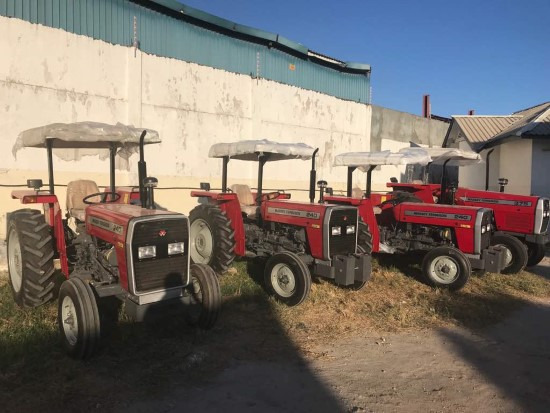 MASSEY FERGUSON 240 - Traktor: obrázek 4 MASSEY FERGUSON 240 - Traktor: obrázek 4