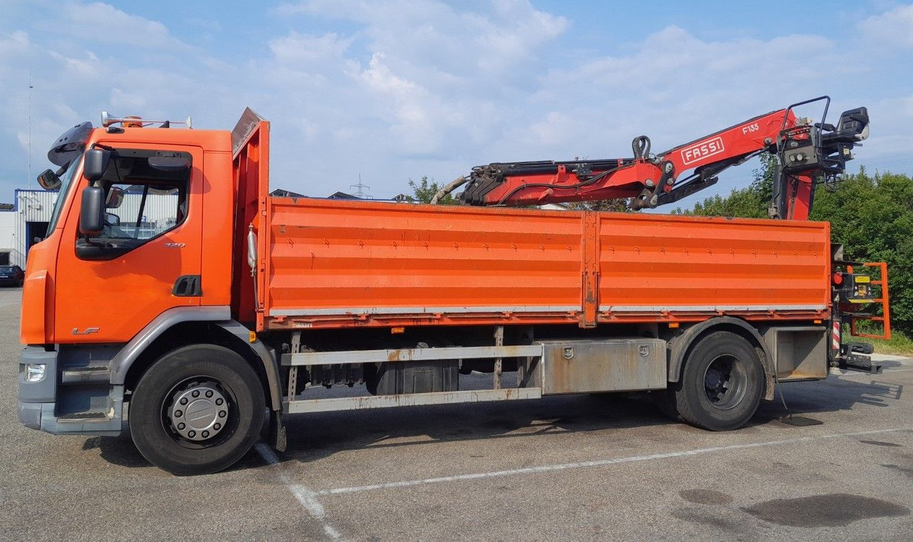 DAF FA LF 320 19t Fassi Kran - Nákladní automobil valníkový/ Plošinový, Auto s hydraulickou rukou: obrázek 2 DAF FA LF 320 19t Fassi Kran - Nákladní automobil valníkový/ Plošinový, Auto s hydraulickou rukou: obrázek 2