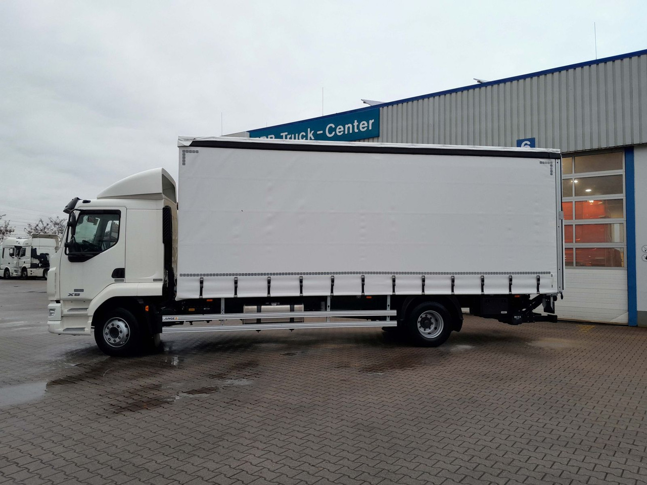 DAF FA XB 290 16t Junge Curtainsider - Plachtový nákladní auto: obrázek 4 DAF FA XB 290 16t Junge Curtainsider - Plachtový nákladní auto: obrázek 4