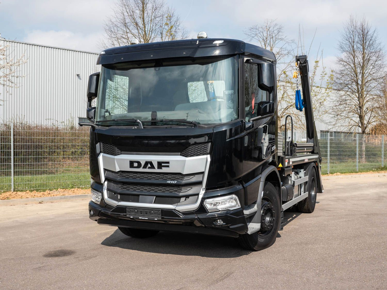 DAF FA XD 410 VDL Absetzkipper DAF FA XD 410 VDL Absetzkipper - Ramenový nosič kontajnerov: obrázek 1 DAF FA XD 410 VDL Absetzkipper DAF FA XD 410 VDL Absetzkipper - Ramenový nosič kontajnerov: obrázek 1