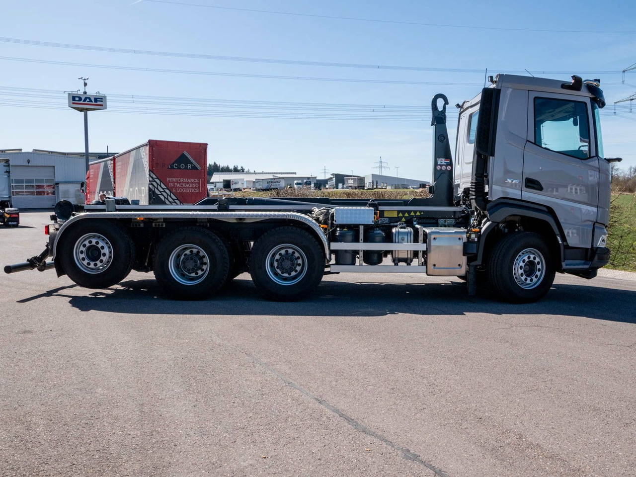 DAF XF 530 FAW mit VDL Abrollkipper DAF XF 530 FAW mit VDL Abrollkipper - Hákový nosič kontejnerů: obrázek 4 DAF XF 530 FAW mit VDL Abrollkipper DAF XF 530 FAW mit VDL Abrollkipper - Hákový nosič kontejnerů: obrázek 4