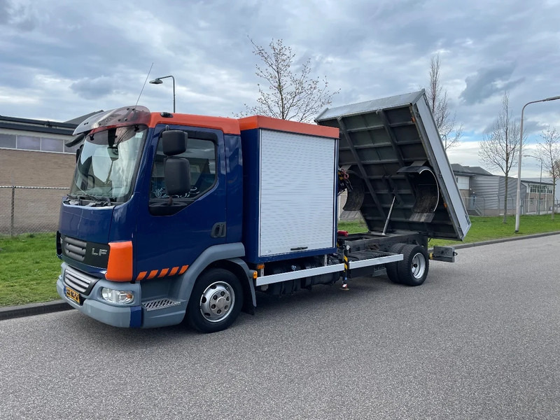 DAF LF 45 kipper + crane - Sklápěč, Auto s hydraulickou rukou: obrázek 1 DAF LF 45 kipper + crane - Sklápěč, Auto s hydraulickou rukou: obrázek 1