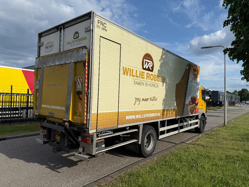 Mercedes-Benz Axor 1824 2008 euro 5 chereau + carrier 950 MT - Chladírenský nákladní automobil: obrázek 4 Mercedes-Benz Axor 1824 2008 euro 5 chereau + carrier 950 MT - Chladírenský nákladní automobil: obrázek 4