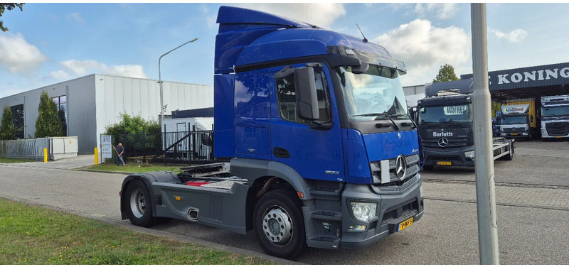 Mercedes-Benz Actros 1833 - Tahač: obrázek 2 Mercedes-Benz Actros 1833 - Tahač: obrázek 2