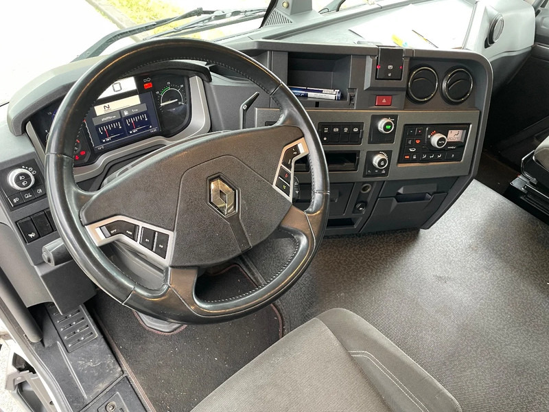 Interior photo 1: Tahač Renault T 430 euro 6 2015 only 696.000 km