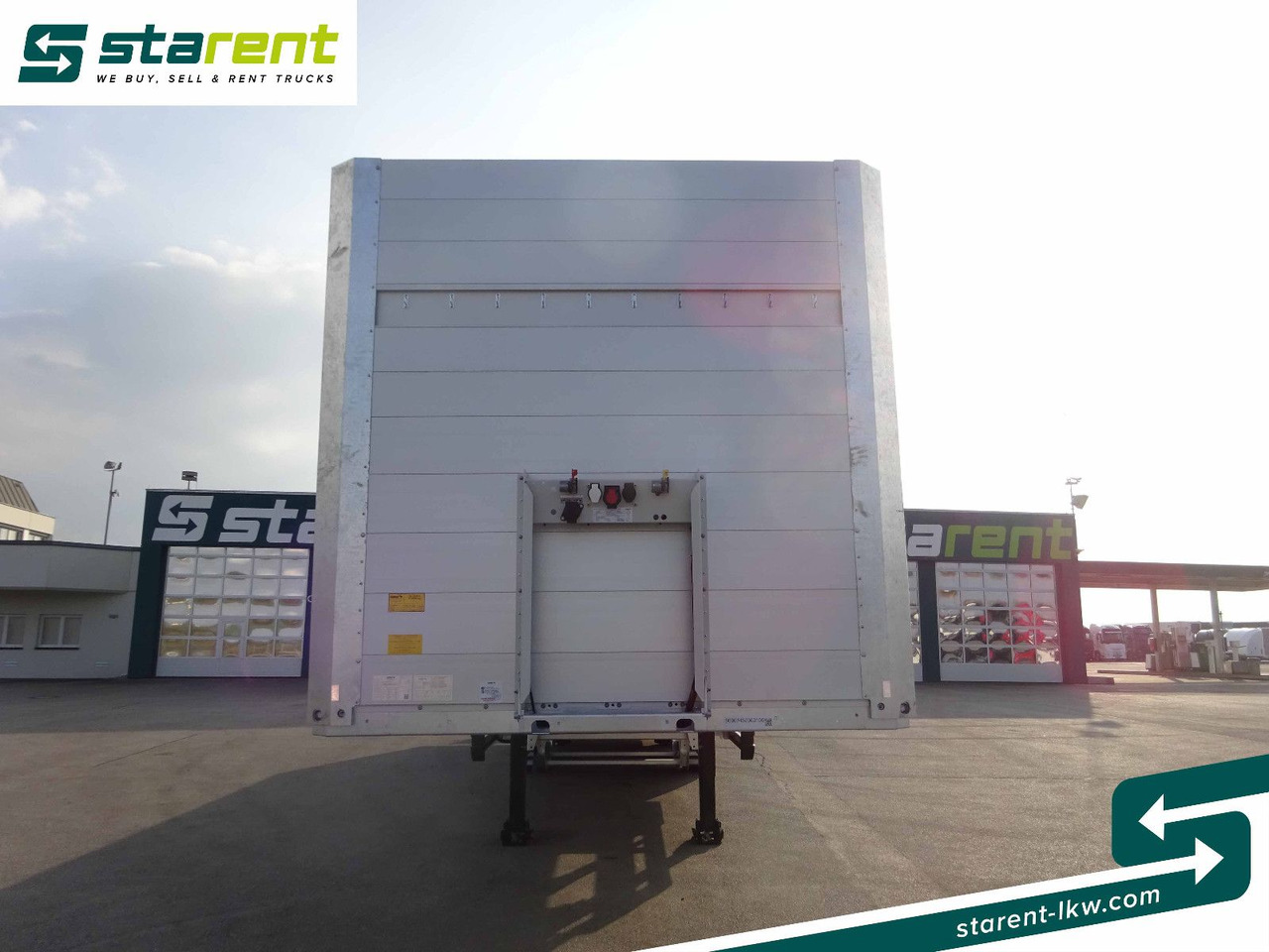 Schmitz Cargobull Baustofftrailer, Liftachse, 80cm Bordwände - Návěs valník/ Plato: obrázek 2 Schmitz Cargobull Baustofftrailer, Liftachse, 80cm Bordwände - Návěs valník/ Plato: obrázek 2