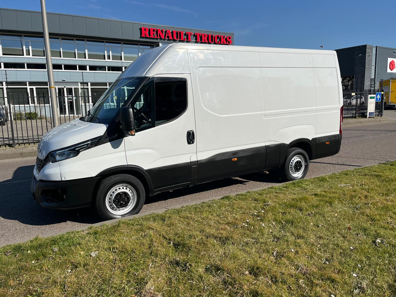 Iveco Daily 35 S 16V, Hi-Matic, 352 L H3, Airco, Camera - Furgon: obrázek 2 Iveco Daily 35 S 16V, Hi-Matic, 352 L H3, Airco, Camera - Furgon: obrázek 2