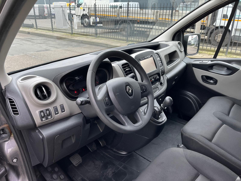 Interior photo 1: Malá dodávka Renault Trafic 16 DCI L2 H1 125 pk, Airco