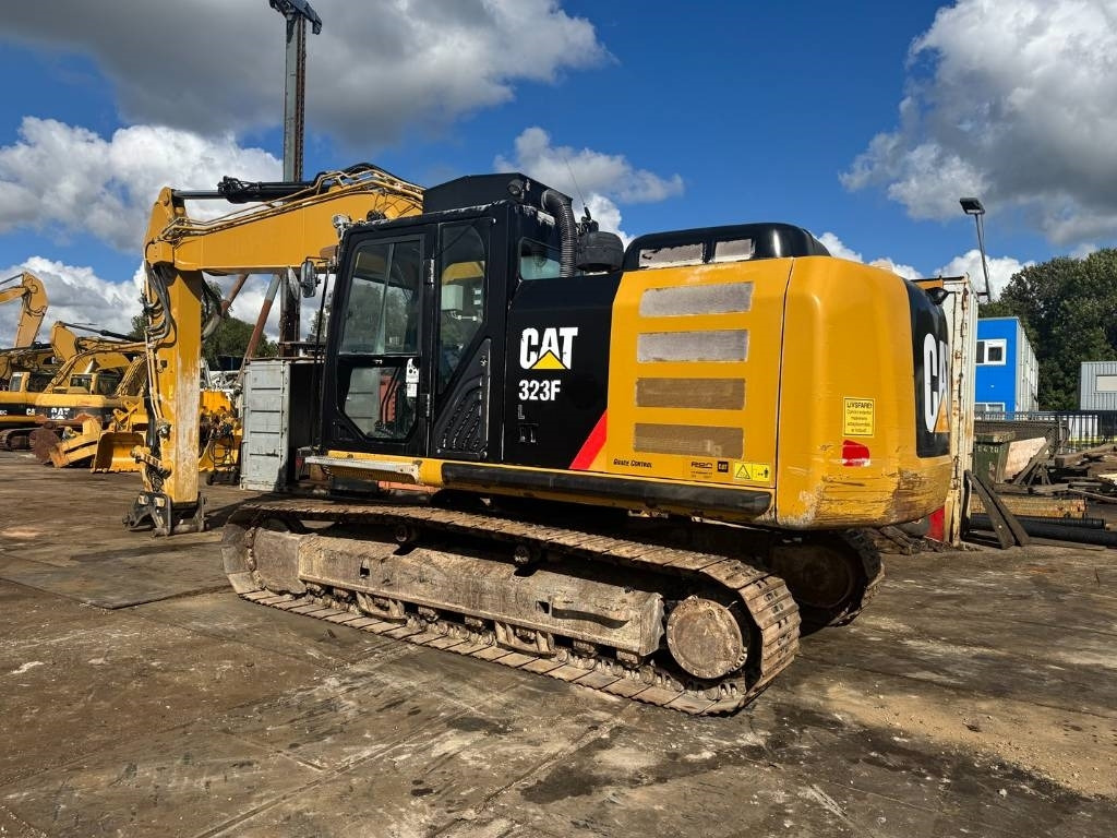 CAT 323 F L - Pásové rýpadlo: obrázek 3 CAT 323 F L - Pásové rýpadlo: obrázek 3