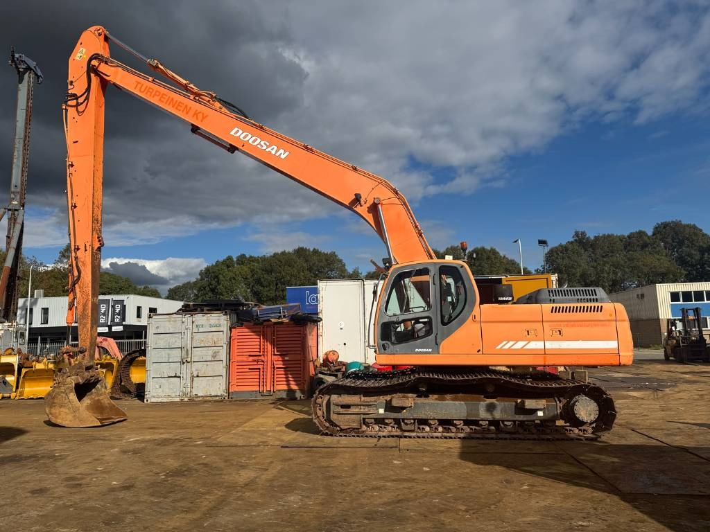 Doosan DX 300 LC ( 4.690 original hours 18M long reach ) - Rýpadlo: obrázek 1 Doosan DX 300 LC ( 4.690 original hours 18M long reach ) - Rýpadlo: obrázek 1