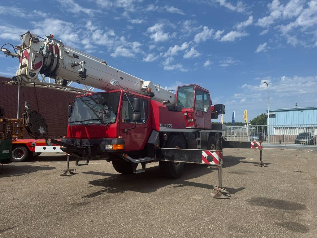 Liebherr LTM 1030-2.1 ( WITH JIB ) - Univerzální autojeřáb: obrázek 1 Liebherr LTM 1030-2.1 ( WITH JIB ) - Univerzální autojeřáb: obrázek 1