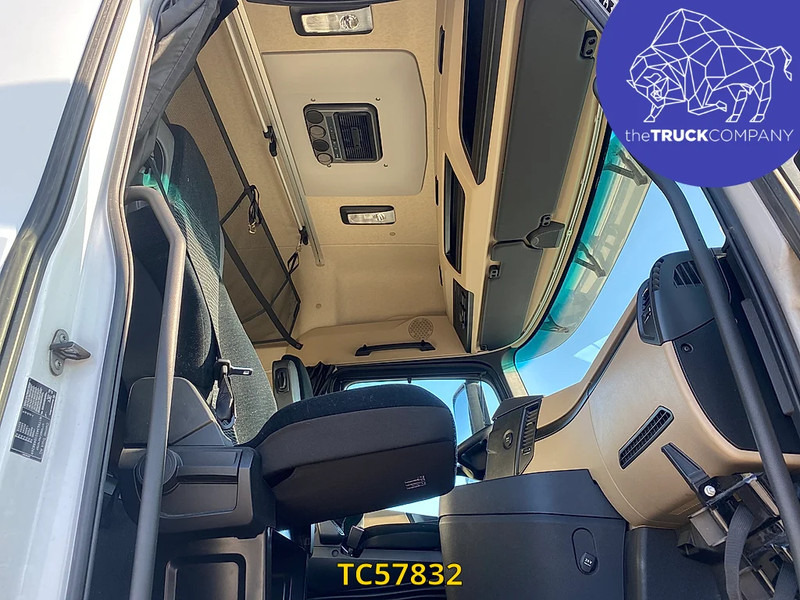 Mercedes-Benz Actros 1851 - Tahač: obrázek 4 Mercedes-Benz Actros 1851 - Tahač: obrázek 4