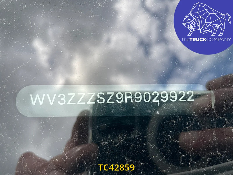 Volkswagen Crafter 2.0 TDI BOX + LIFT - Dodávka skřín: obrázek 3 Volkswagen Crafter 2.0 TDI BOX + LIFT - Dodávka skřín: obrázek 3