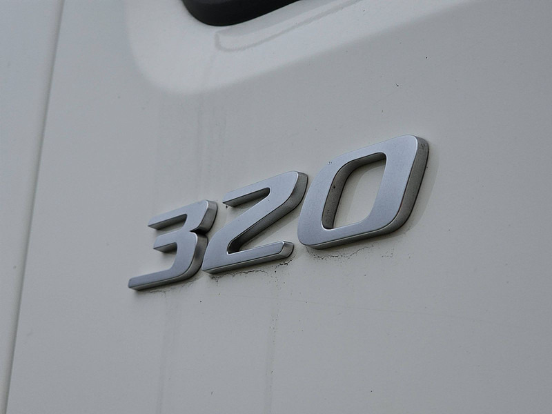 Plachtový nákladní auto DAF CF 320 Dhollandia 2 ton: obrázek 12