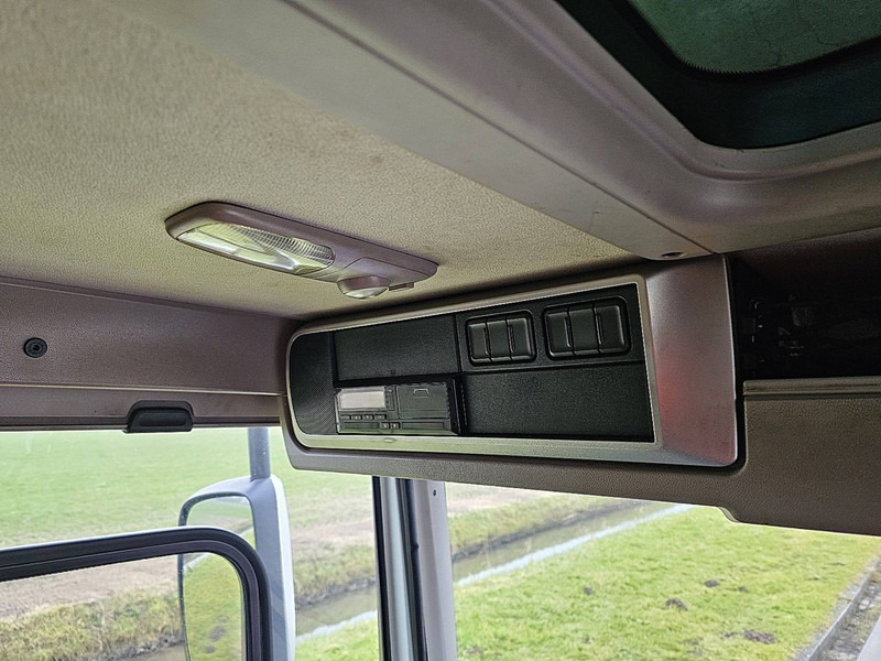 Plachtový nákladní auto DAF CF 320 Dhollandia 2 ton: obrázek 11
