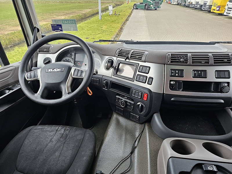 Interior photo 1: Plachtový nákladní auto DAF CF 320 Dhollandia 2 ton