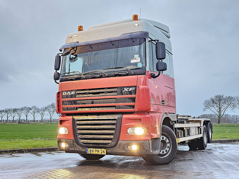 DAF XF 105.410 6X2 FAS NL-TRUCK - Hákový nosič kontejnerů: obrázek 1 DAF XF 105.410 6X2 FAS NL-TRUCK - Hákový nosič kontejnerů: obrázek 1