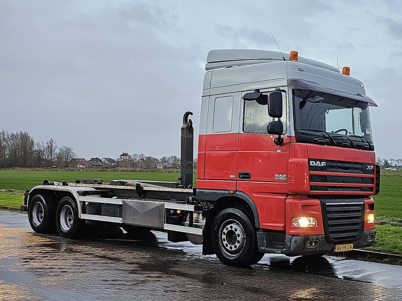 DAF XF 105.410 6X2 FAS NL-TRUCK - Hákový nosič kontejnerů: obrázek 5 DAF XF 105.410 6X2 FAS NL-TRUCK - Hákový nosič kontejnerů: obrázek 5