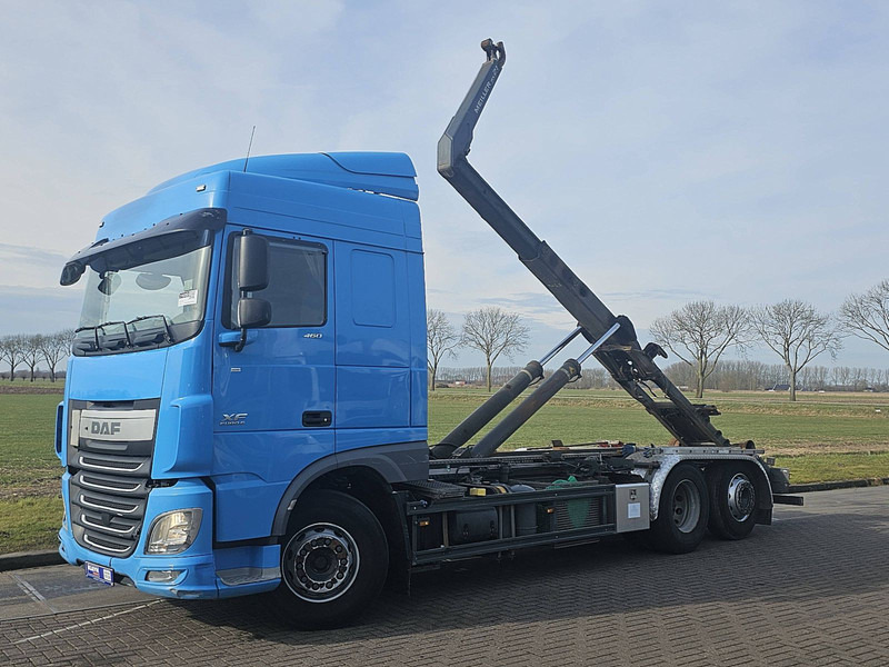 DAF XF 460 6X2 INTARDER - Hákový nosič kontejnerů: obrázek 2 DAF XF 460 6X2 INTARDER - Hákový nosič kontejnerů: obrázek 2