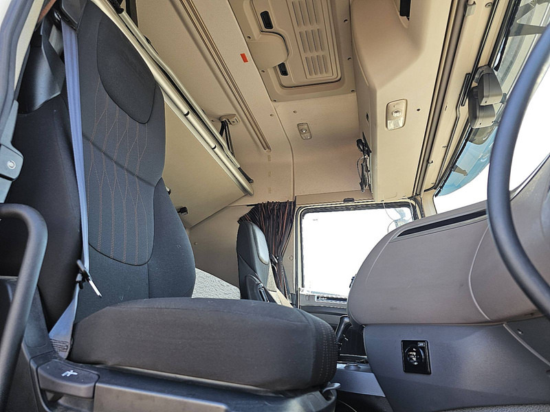 Skříňový nákladní auto DAF XF 480 FAR: obrázek 7