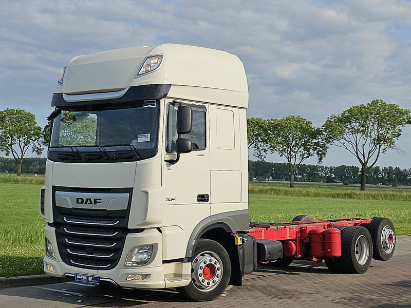 DAF XF 480 SSC 6X2 FAR INTARDER - Podvozek s kabinou: obrázek 2 DAF XF 480 SSC 6X2 FAR INTARDER - Podvozek s kabinou: obrázek 2