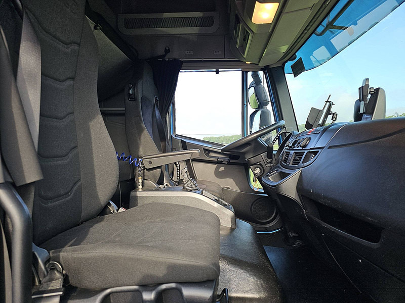 Plachtový nákladní auto Iveco 150E30 EUROCARGO Sleepcab,Edscha: obrázek 7