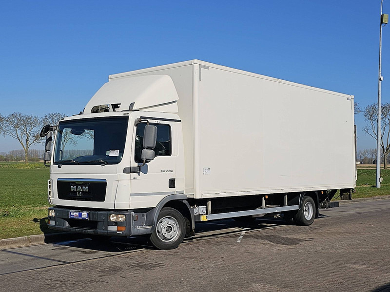 MAN 12.250 TGL - Skříňový nákladní auto: obrázek 2 MAN 12.250 TGL - Skříňový nákladní auto: obrázek 2