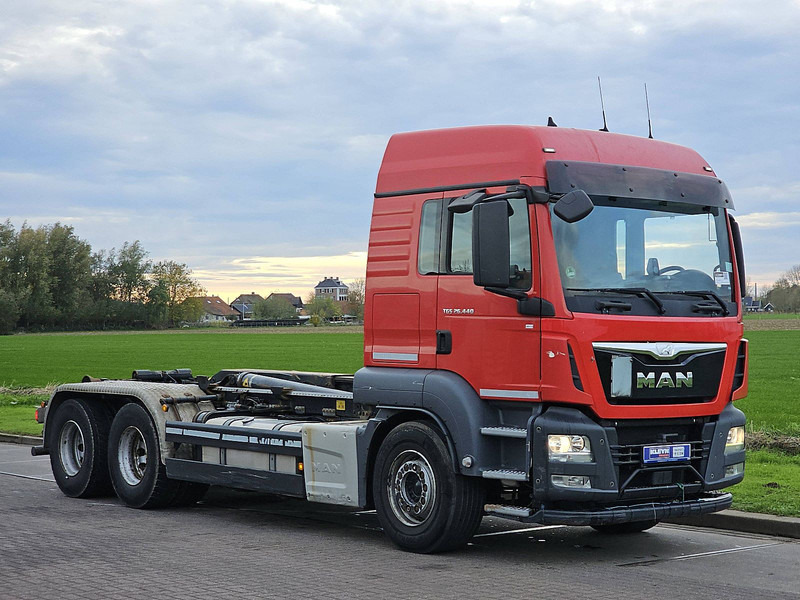 MAN 26.440 TGS - Hákový nosič kontejnerů: obrázek 5 MAN 26.440 TGS - Hákový nosič kontejnerů: obrázek 5