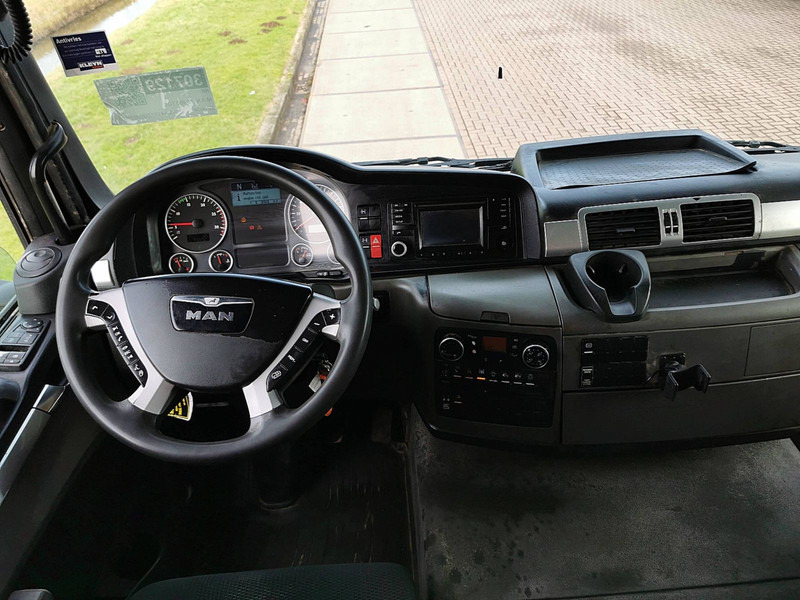 Interior photo 1: Sklápěč MAN 35.480 TGS 8X4 BL MEILLER STEEL