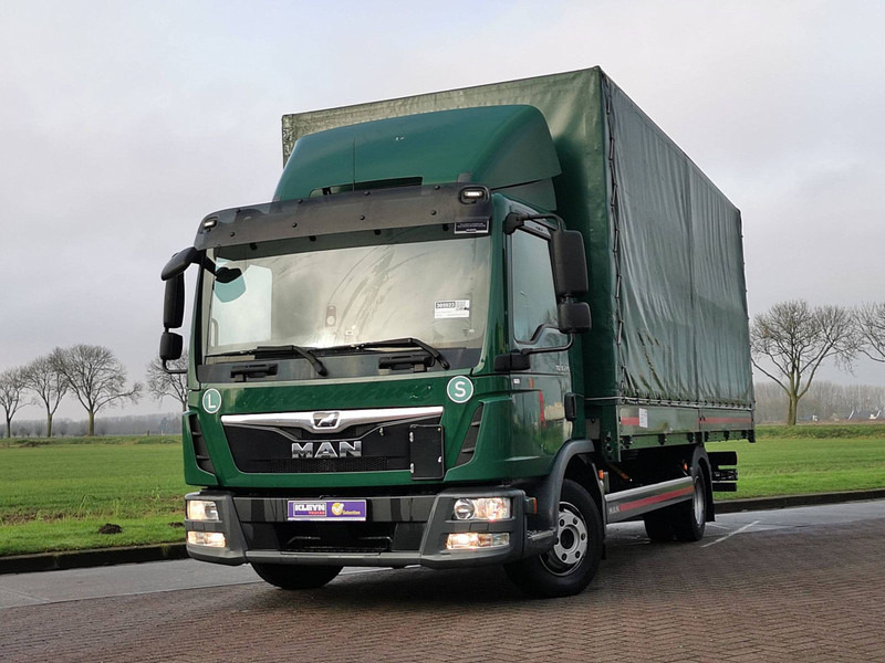 MAN 8.220 TGL MANUAL AIRCO AHK - Plachtový nákladní auto: obrázek 1 MAN 8.220 TGL MANUAL AIRCO AHK - Plachtový nákladní auto: obrázek 1