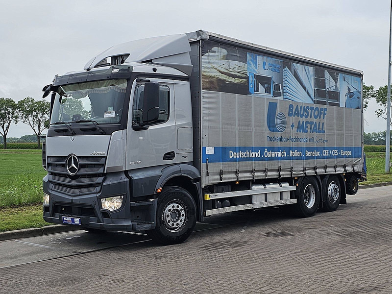 Mercedes-Benz ANTOS 2543 + FORKLIFT PALFINGER - Plachtový nákladní auto: obrázek 2 Mercedes-Benz ANTOS 2543 + FORKLIFT PALFINGER - Plachtový nákladní auto: obrázek 2