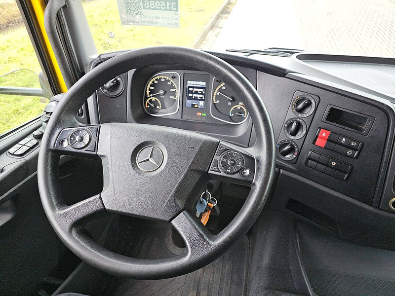 Interior photo 1: Chladírenský nákladní automobil Mercedes-Benz ATEGO 1224