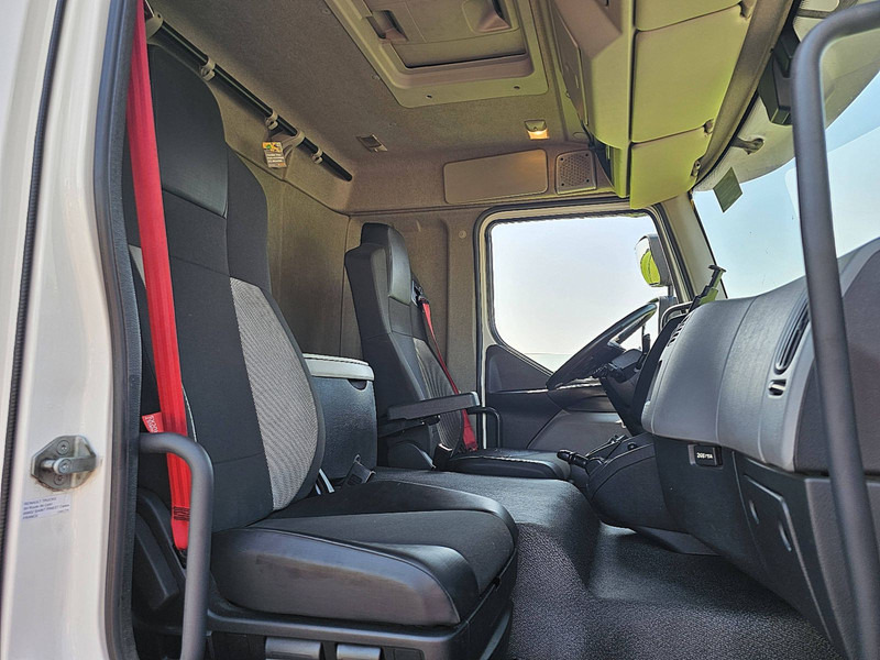Skříňový nákladní auto Renault D 240 11.9T AIRCO TAILLIFT: obrázek 7