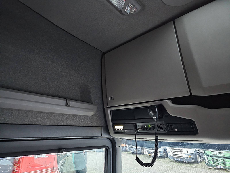 Plachtový nákladní auto Scania S450 6X2*4 RET. FORKLIFTC: obrázek 9