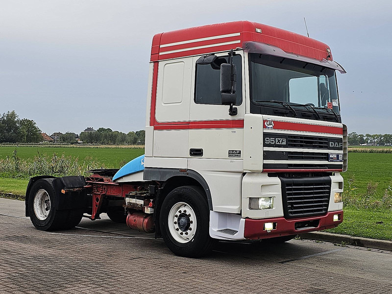 DAF XF 95.380 SPACECAB EURO 2 - Tahač: obrázek 5 DAF XF 95.380 SPACECAB EURO 2 - Tahač: obrázek 5