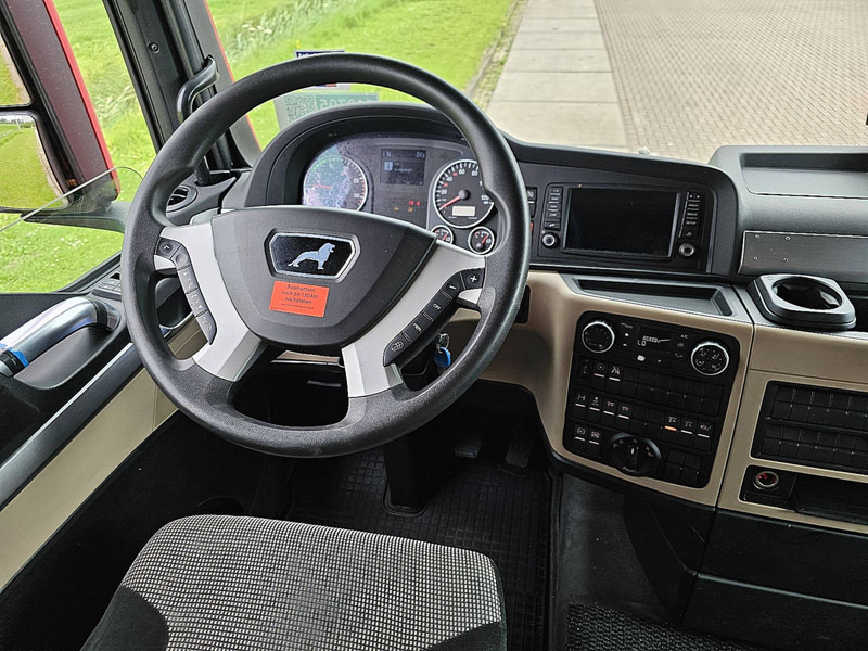 Interior photo 1: Tahač MAN 26.460 TGX XLX INTARDER 6X2-2
