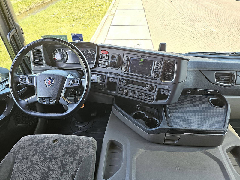 Interior photo 1: Tahač Scania G450 6X2 NB BOOGIE